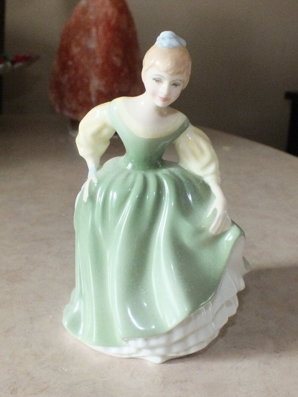 Royal Doulton Figurine Fair Maiden HN 2211